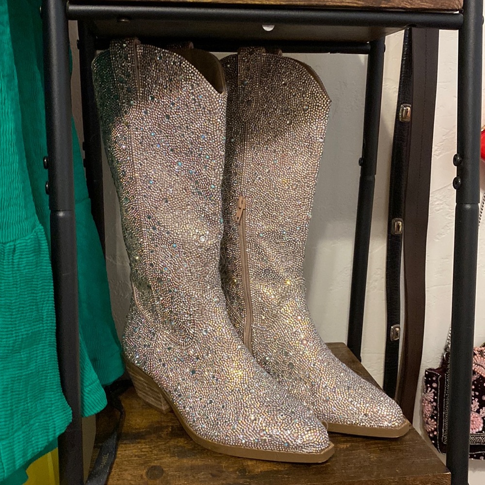 FLASH SALE ✨Rhinestone cowgirl boots✨